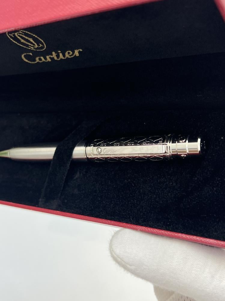 قلم Cartier - قلم حبر من مجموعة سانتوس دو كارتيه