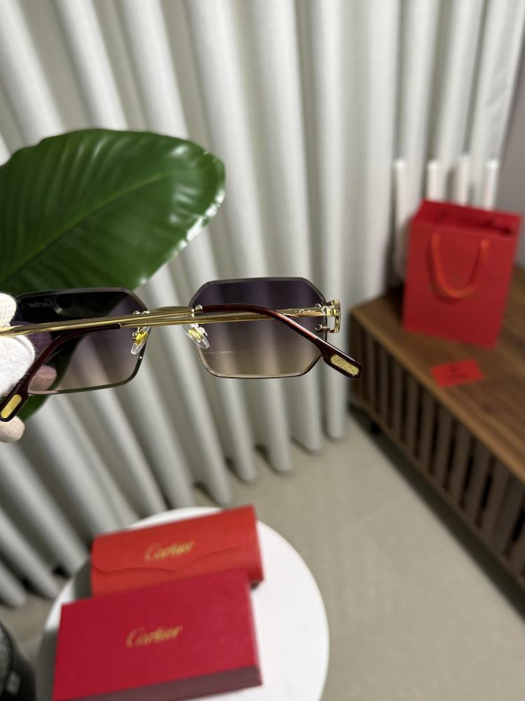 نظارة Cartier اطار ذهبي - عدسة مدرج