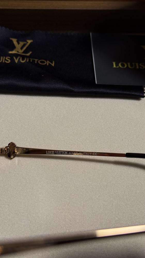 نظارة LOUIS VUITTON{لونين}