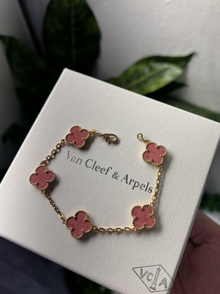 إسوارة Van Cleef Arpels إسوارة Van Cleef Arpels إسوارة Van cleef اذهبي وردي