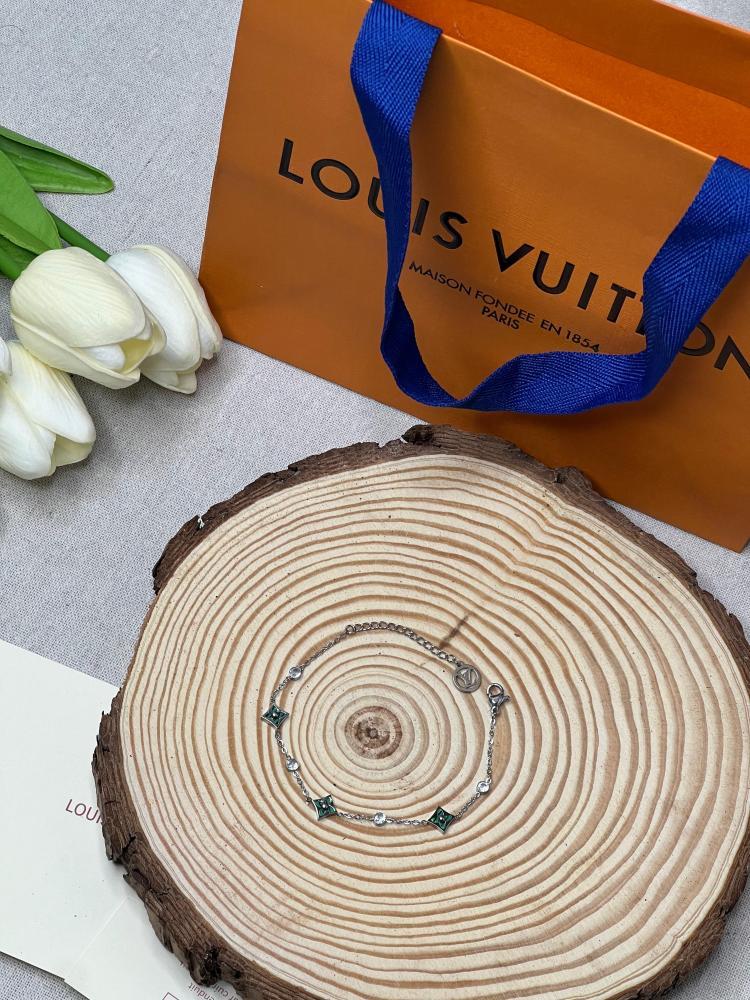 إسوارة LOUIS VUITTON معدن فضي