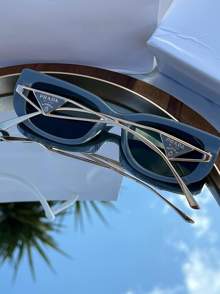 نظارة PRADA المشهورة
