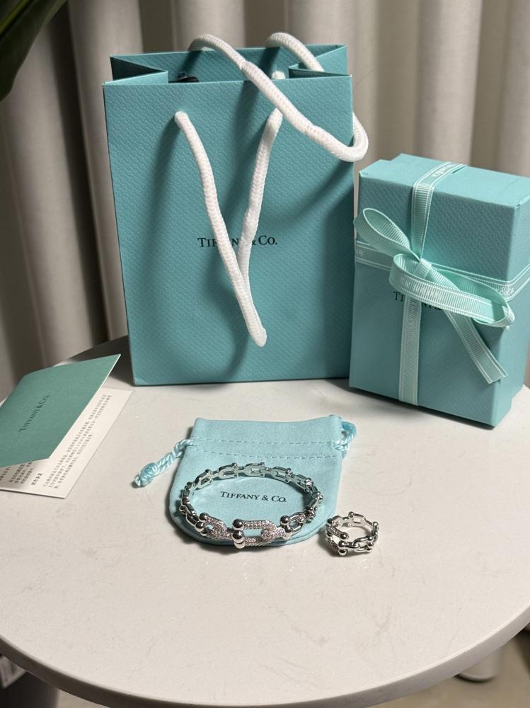 إسوارة TIFFANY&Co - اسوارة Tiffany فضي
