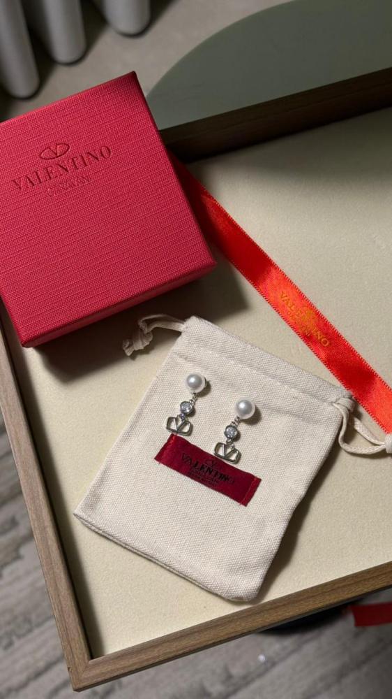 حلق VALENTINO معدن فضي- ذهبي - بلؤلؤ