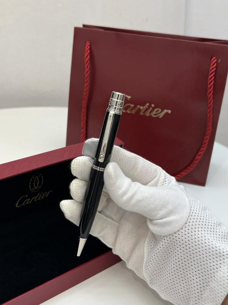 قلم Cartier قلم Cartier قلم حبر من مجموعة سانتوس دو كارتيه