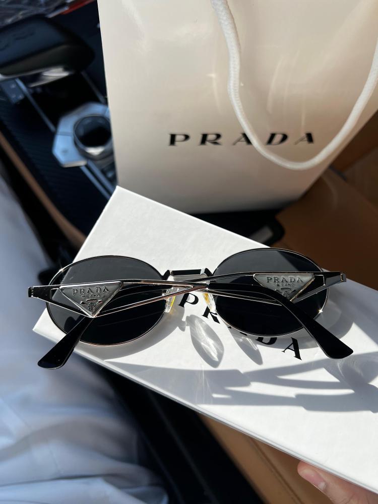 نظارة PRADA - إطار فضي - عدسة أسود