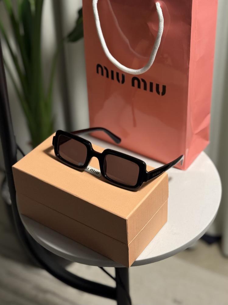 نظارة miu miu أطار اسود عدسة اسود