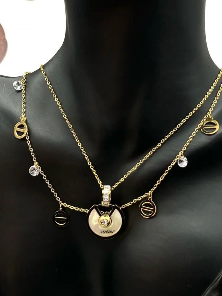 سلسال Cartier ذهبي صدفي