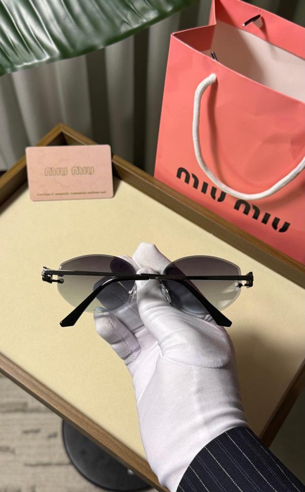 نظارة miu miu (ملون)