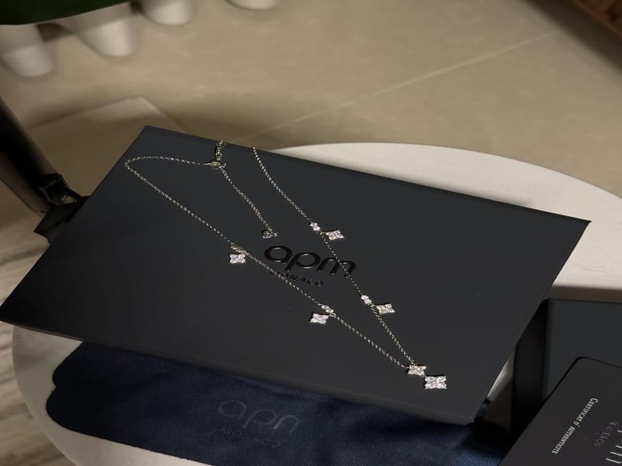 قلادة سبارك APM فضي