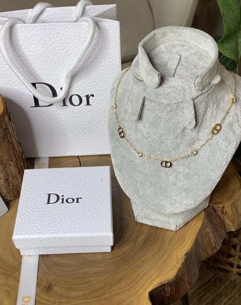 سلسال + حلق Dior معدن ذهبي