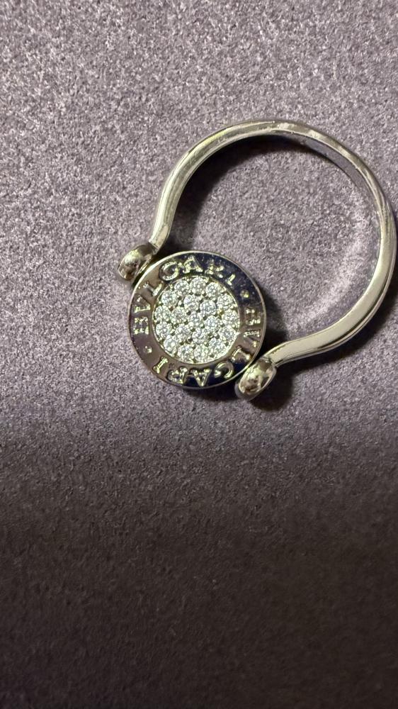 خاتم BVLGARI جهتين ، كرستالات وصدفي متحرك