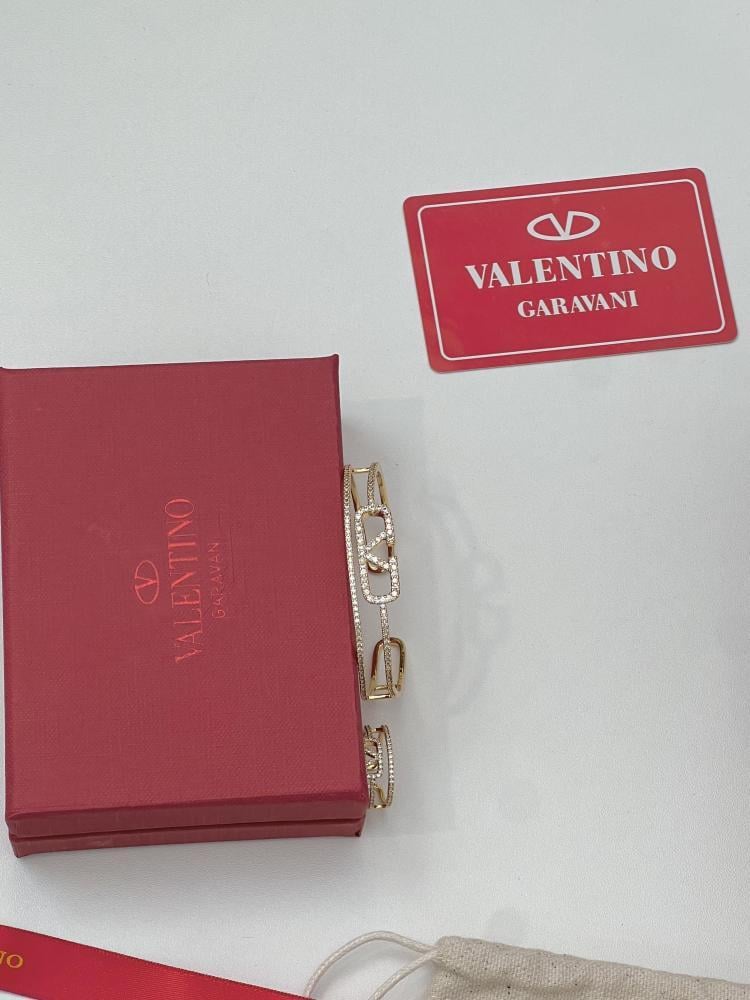 اسوارة مع خاتم ذهبيVALENTINO