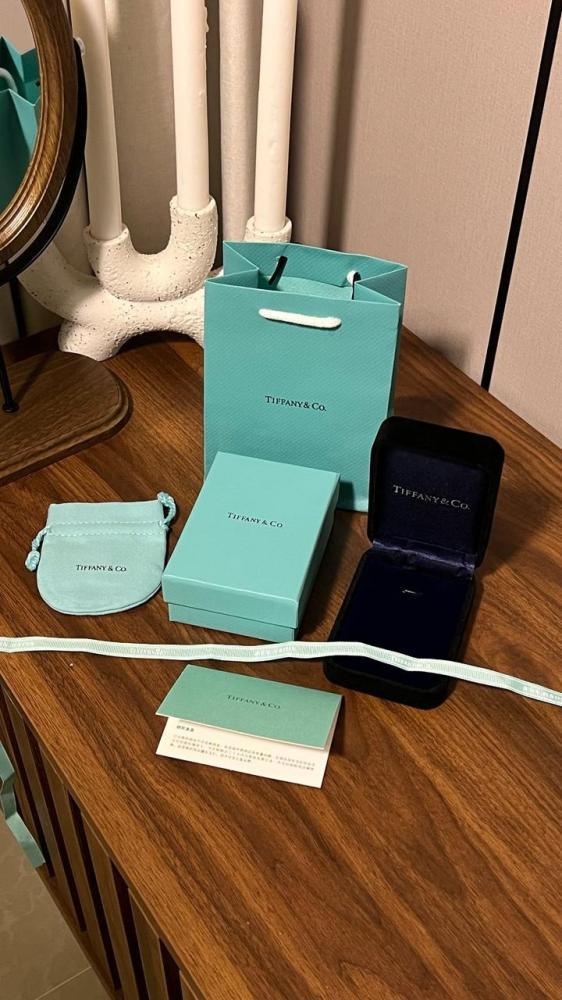 سلسال TIFFANY&Co - سلسال Tiffany فضي