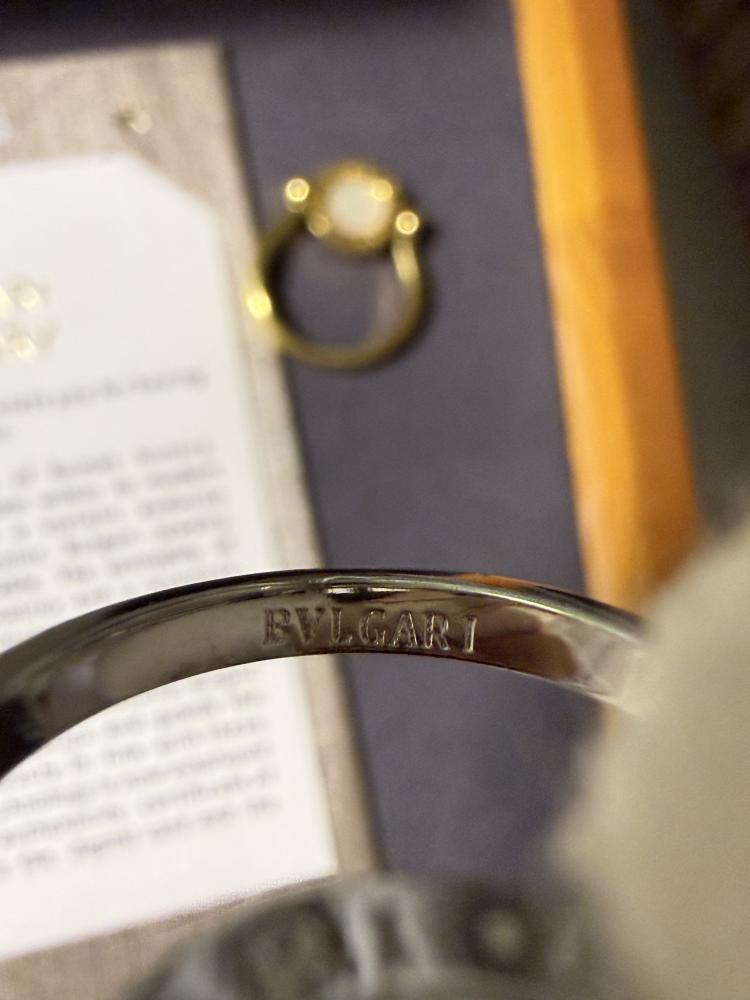 خاتم BVLGARI جهتين ، كرستالات وصدفي متحرك
