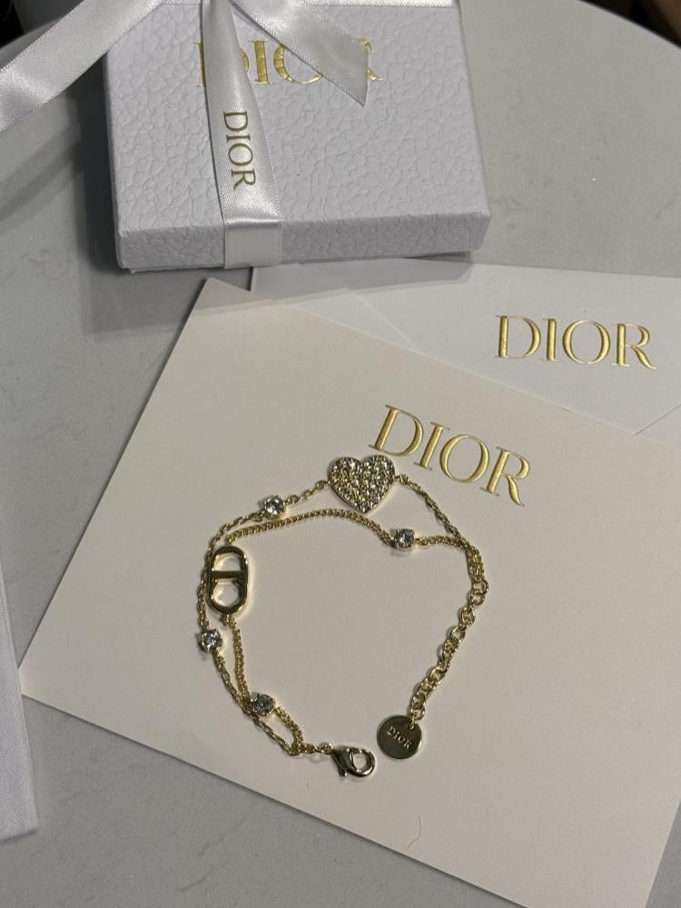 إسوارة Dior اسوارة Dior ذهبي