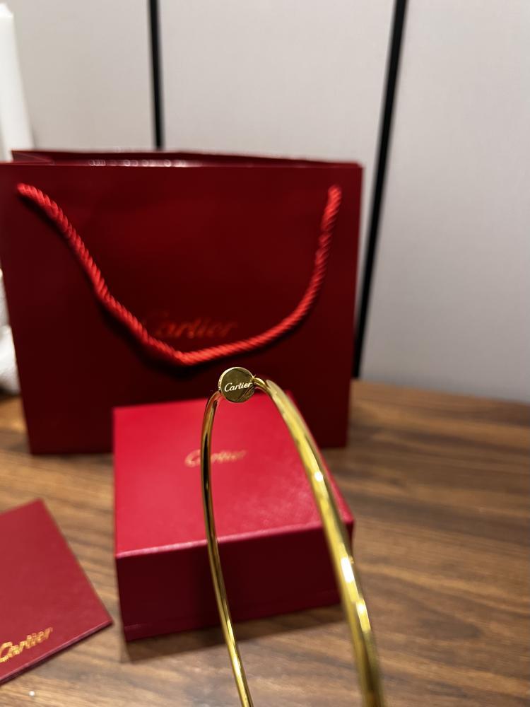 عقد جوست آن كلو Cartier - ذهبي