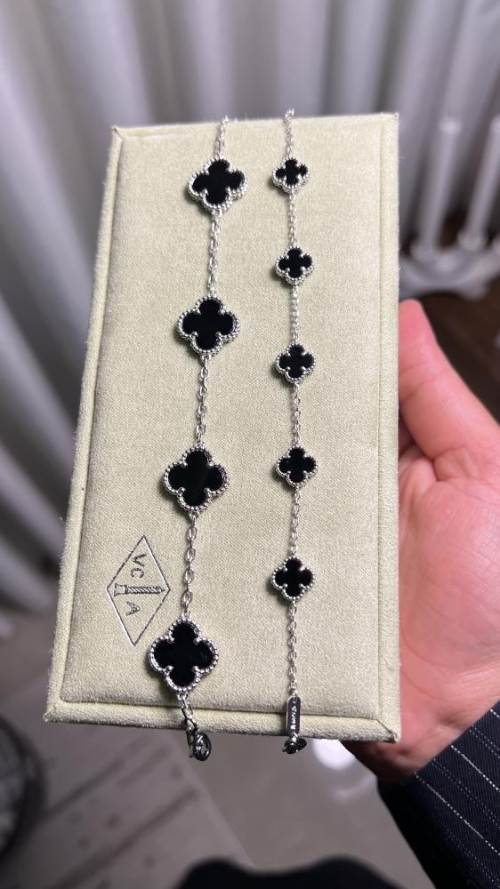 إسوارة Van Cleef & Arpels - إسوارة Van cleef فضي - كبير + مني