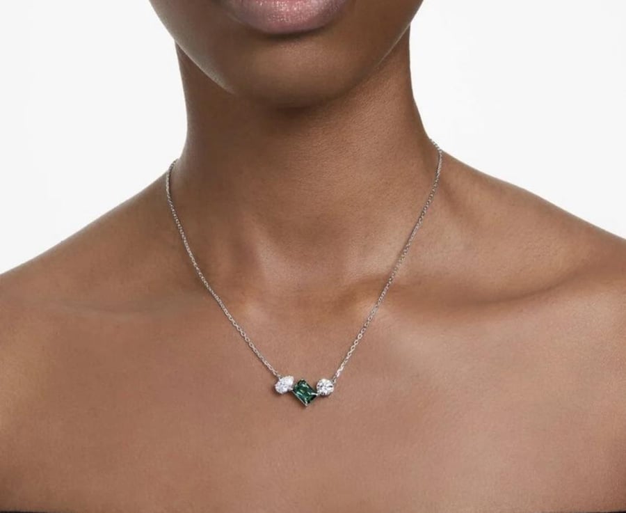 سلسال SWAROVSKI - سلسال سوارفيسكي فضي كريستالة خضراء