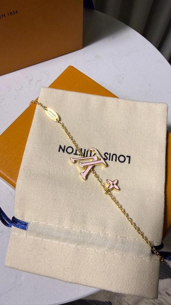 اسوارة LOUIS VUITTON معدن ذهبي لون وردي