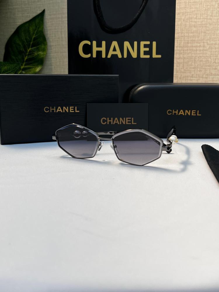 نظارة Chanel- اطار مموج - عدسه اسود مدرج