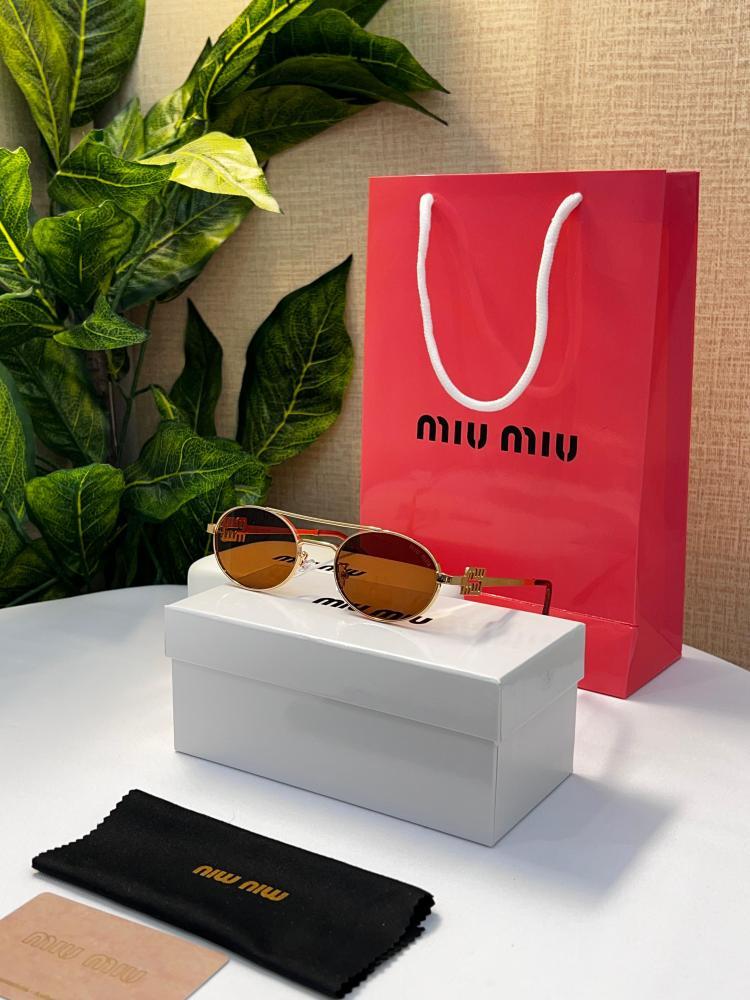 نظارة MIU MIU نظارة miu miu ملون
