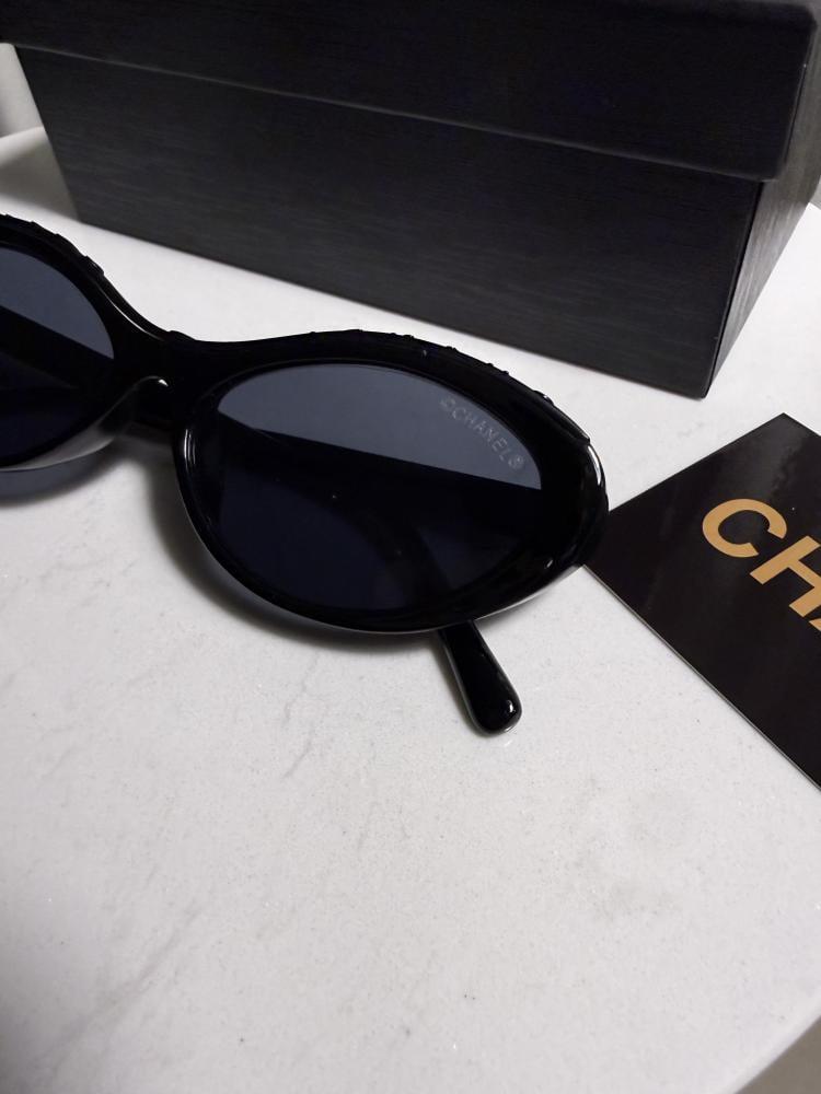 نظارة CHANEL الهبة