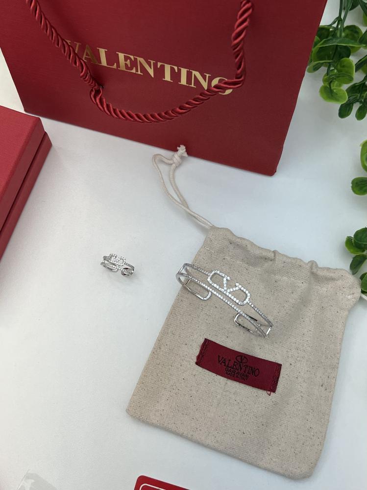 اسوارة مع خاتم فضي VALENTINO