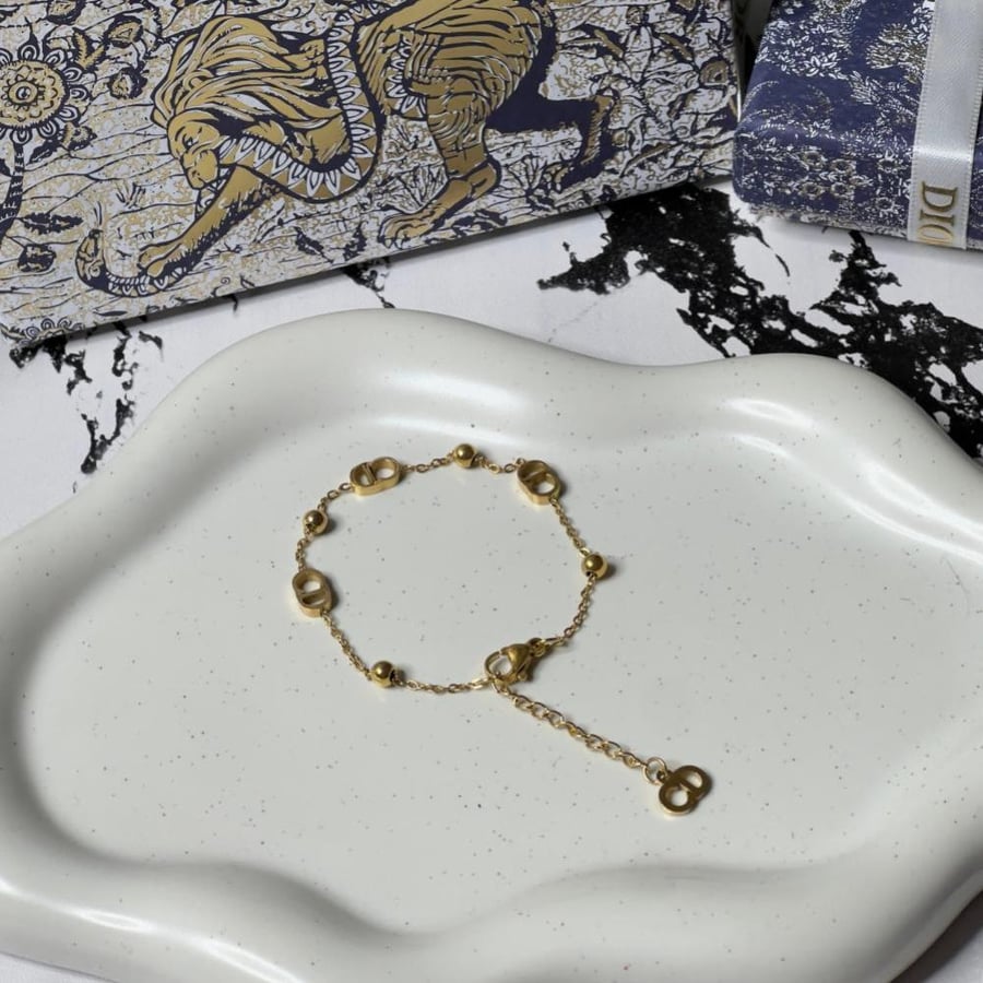 إسوارة Dior إسوارة Christian Dior ذهبي