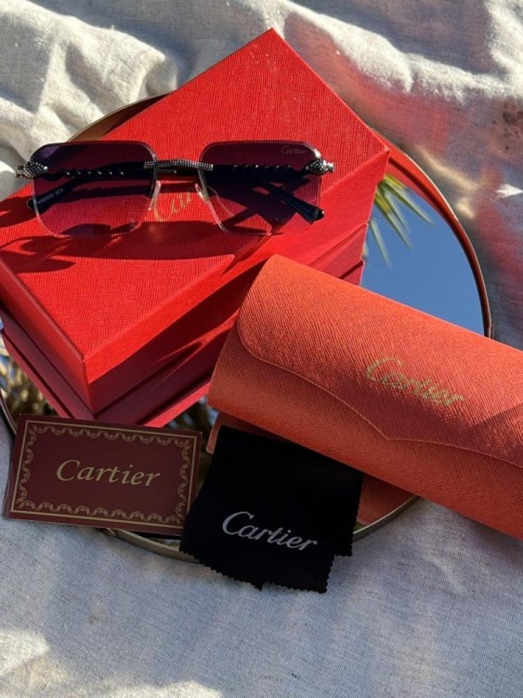 نظارة - Cartier المشهورة