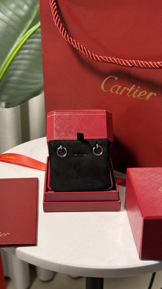حلق Cartier - حلق كارتيه -فضي