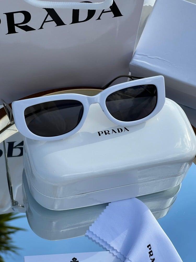 نظارة PRADA المشهورة