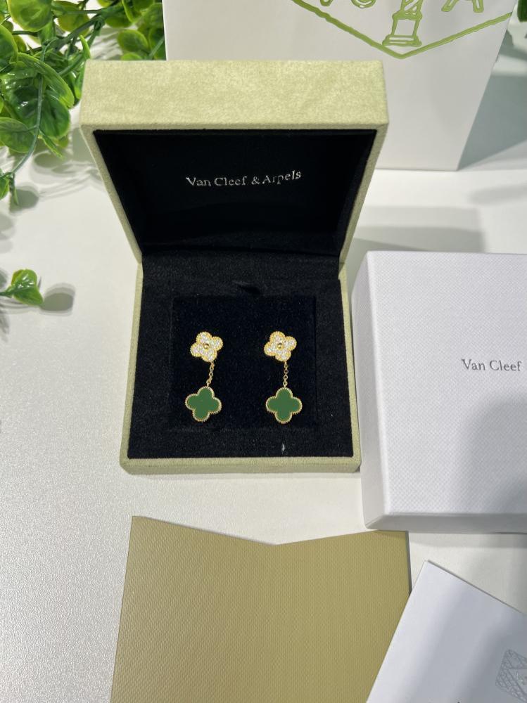 حلق Van Cleef Arpels حلق Van Cleef Arpels حلق Van cleef أخظر