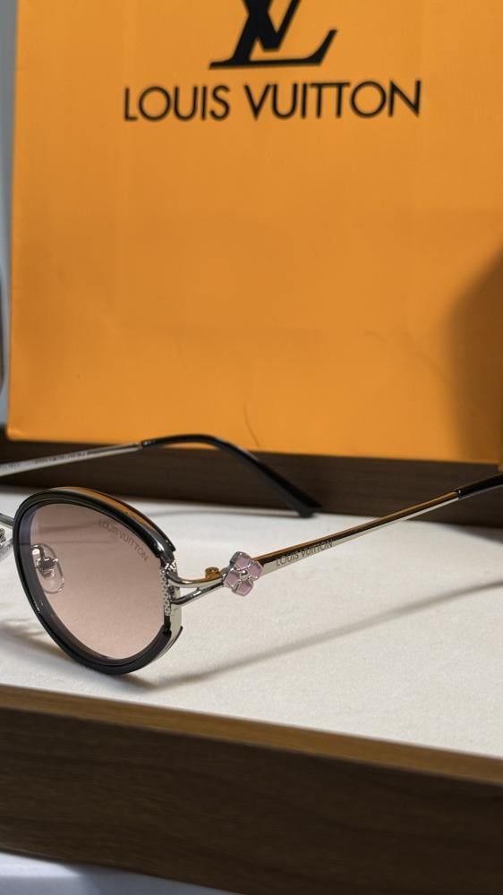 نظارة LOUIS VUITTON