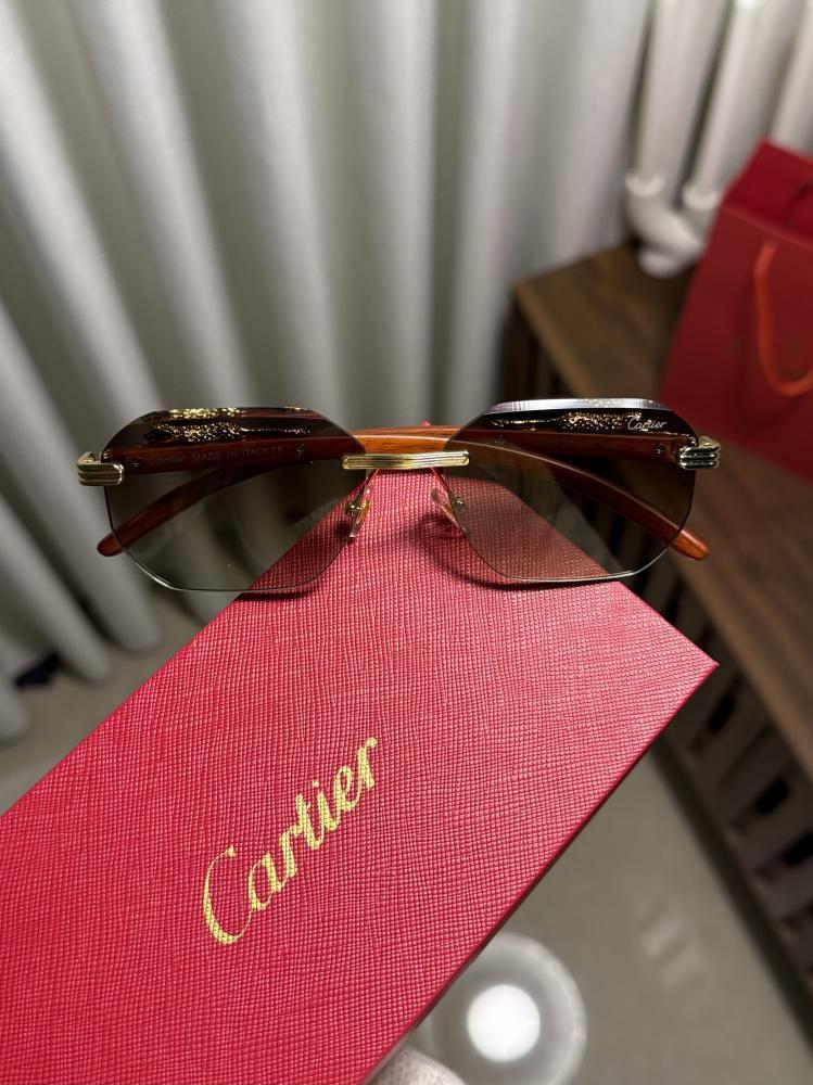نظارة Cartier- اطار اسود- عدسه اسود مدرج