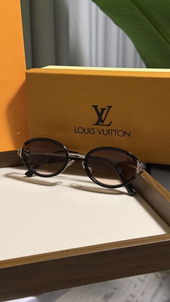 نظارة LOUIS VUITTON