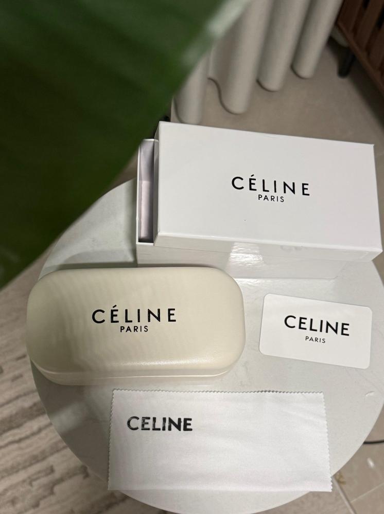 نظارة CELINE ملون