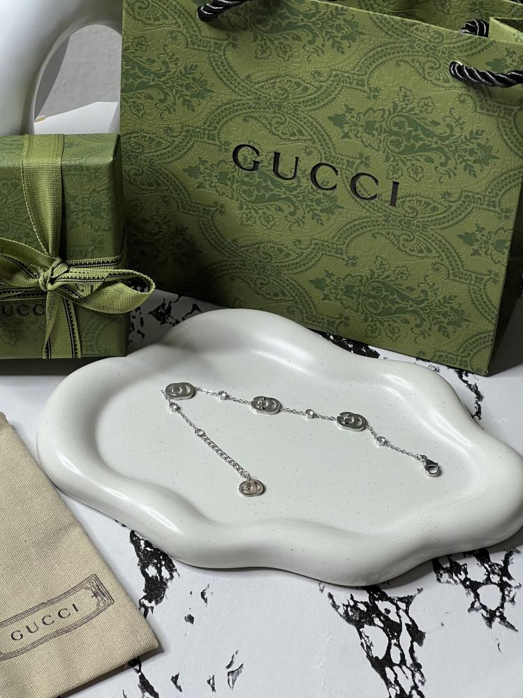 اسوارة GUCCI فضي