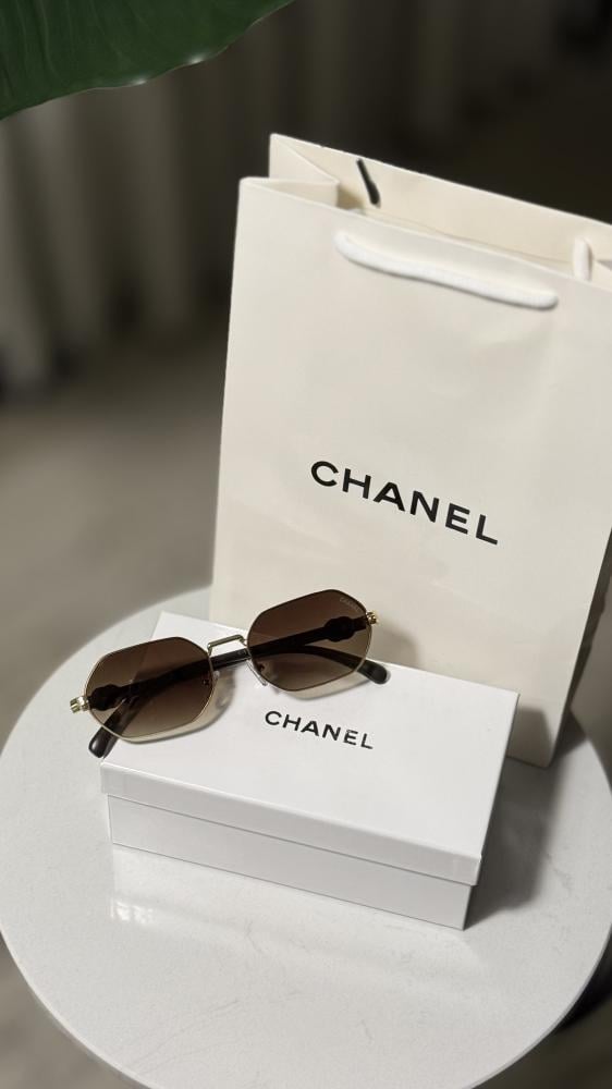 نظارة CHANEL اطار ذهبي عدسة بني