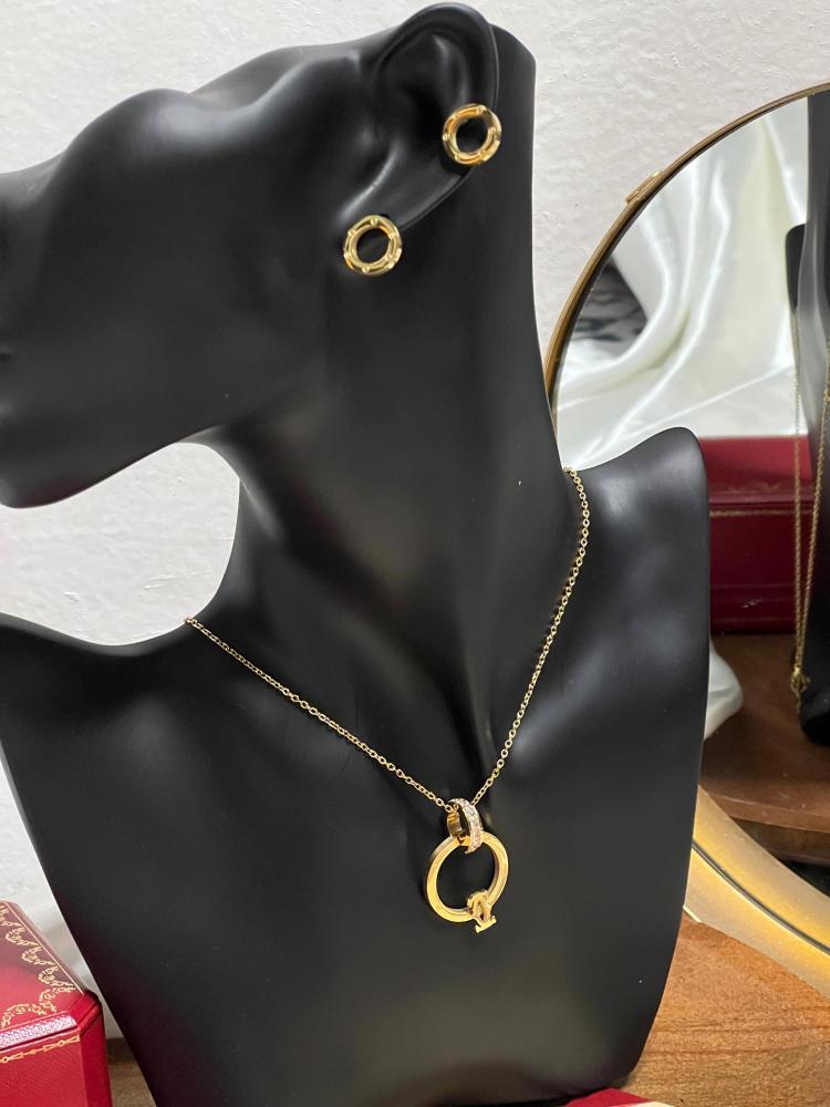 سلسال Cartier ذهبي فصوص