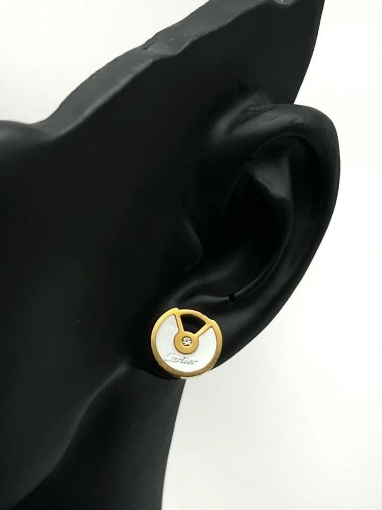 سلسال Cartier ذهبي صدفي