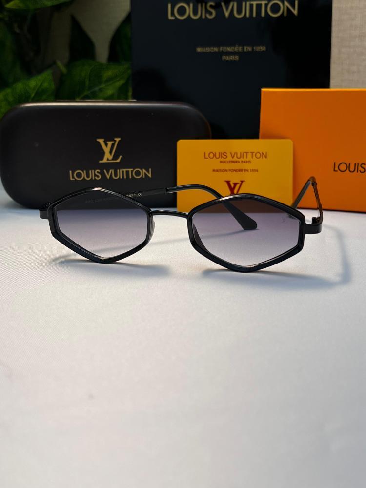 نظارة LOUIS VUITTON- اطار اسود-عدسه اسود