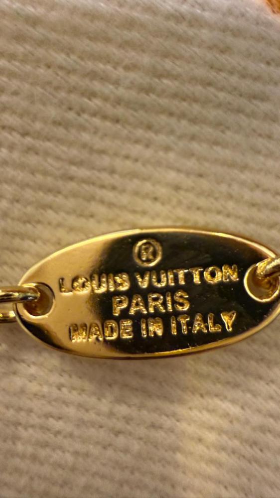 اسوارة LOUIS VUITTON معدن ذهبي لون وردي