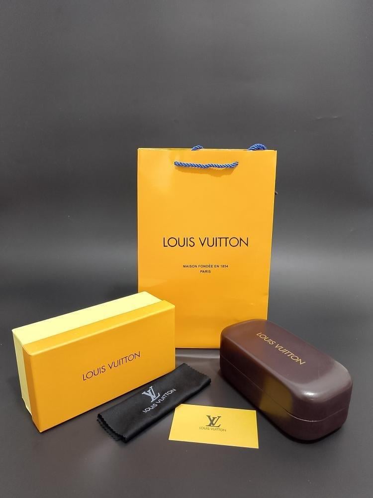 نظارة LOUIS VUITTON - نظارة لويس.. ( ثلاثة الوان ) اسود -فضي - ذهبي