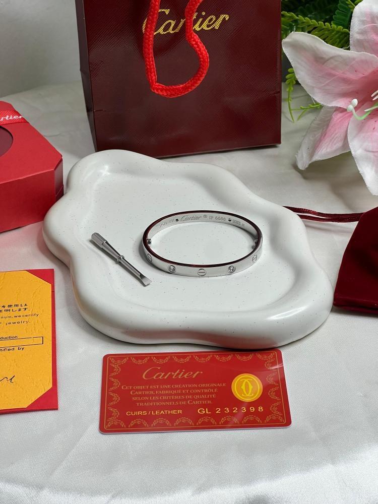 إسوارة Cartier إسوارة Cartier بفصوص