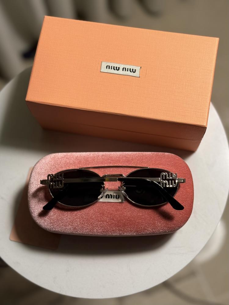 نظارة miu miu - ملون