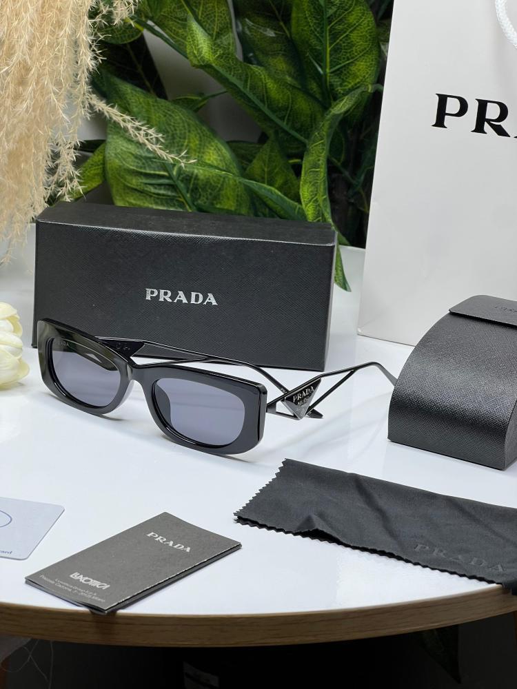 نظارة PRADA نظارة PRADA المشهورة