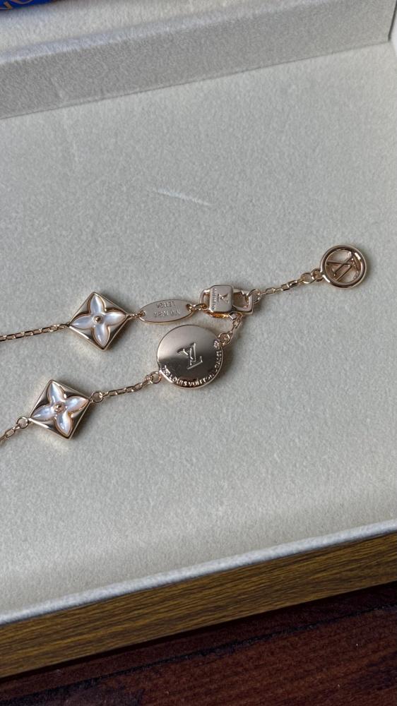 مجموعة أساور LOUIS VUITTON