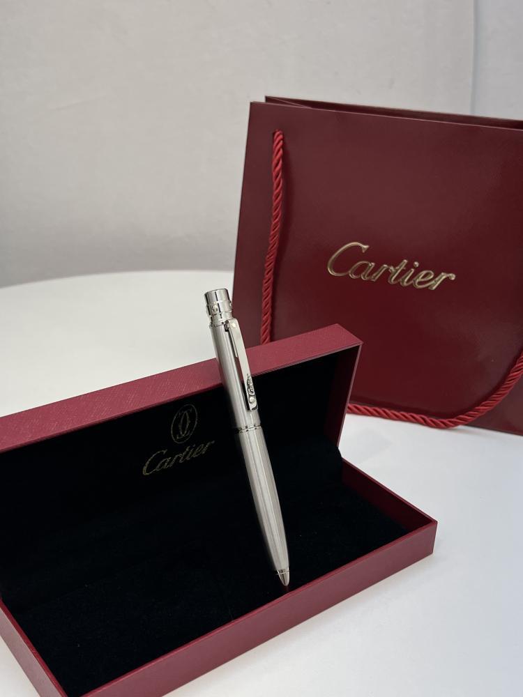 قلم Cartier قلم Cartier قلم حبر من مجموعة سانتوس دو كارتيه