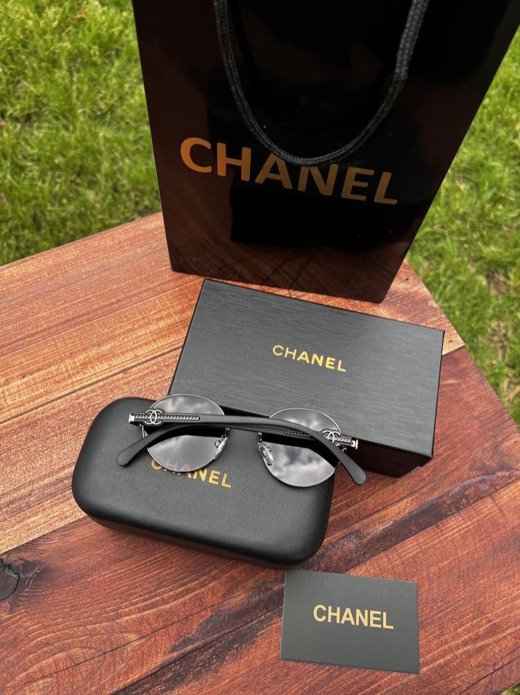 نظارة CHANEL - أسود